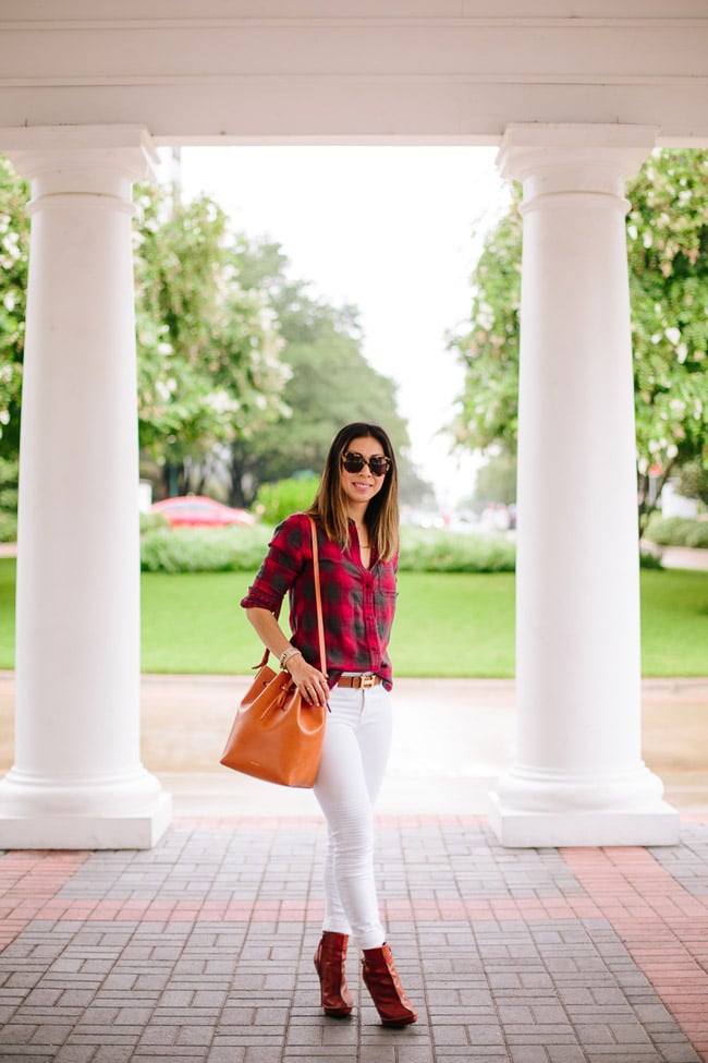 how to wear a plaid shirt, how to wear white jeans, mansur gavriel bucket bag