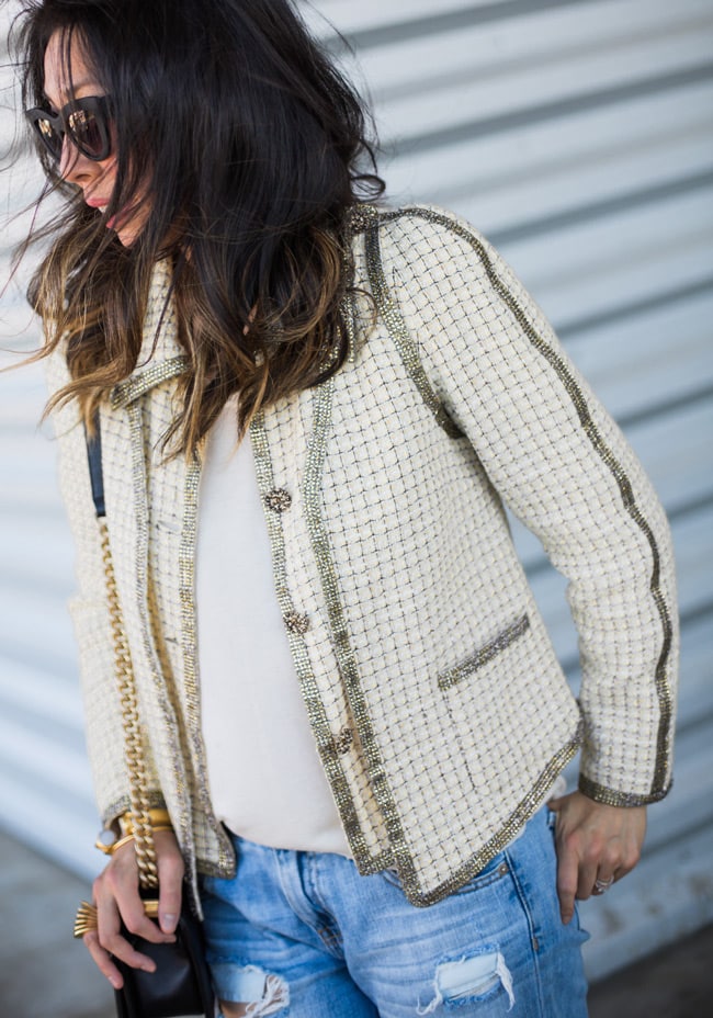 how to wear a chanel jacket with boyfriend jeans, quay kitty sunglasses, chanel boy bag