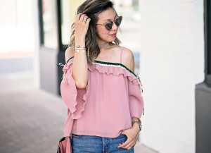 weekend outfit off the shoulder pink and green top, effy emerald ring