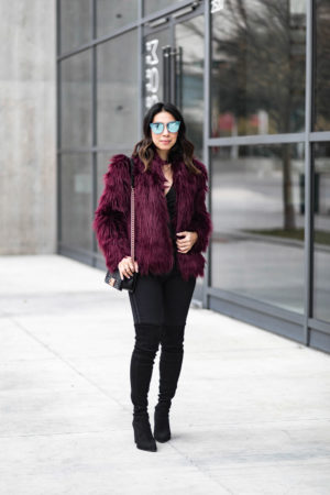 how to wear a burgundy faux fur jacket
