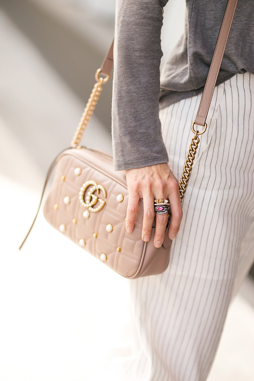 fort worth blogger with gucci marmont pearl camera bag