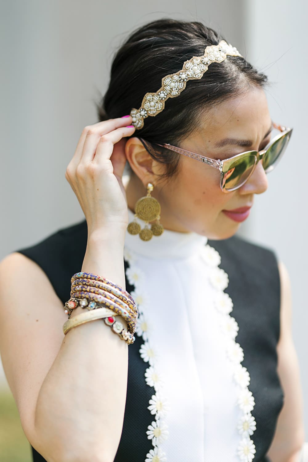 dallas fort worth blogger in embellished headband gold jewelry