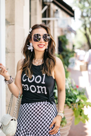 style of sam in cool mom graphic tee from target, lele sadoughi flower earrings, pearl hair clips amazon