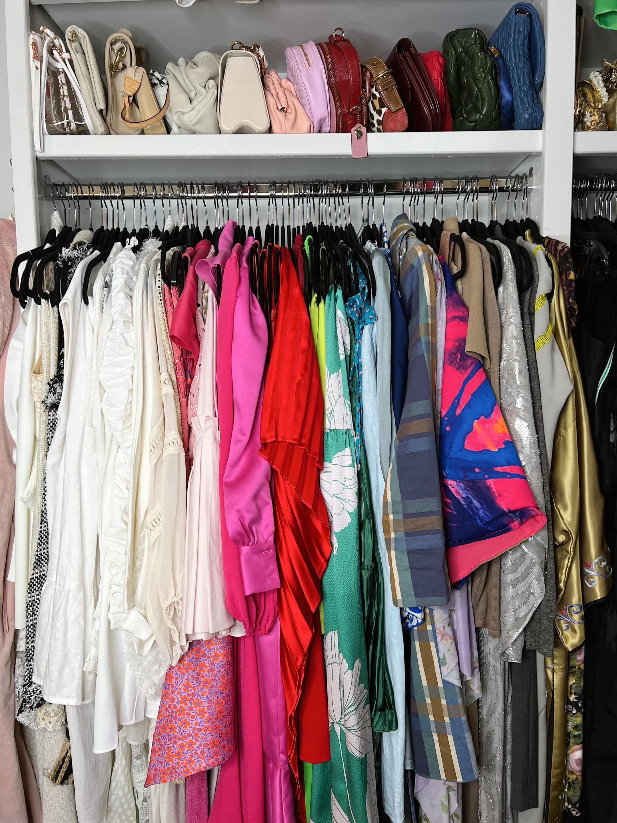 style of sam - how to organize your closet by color